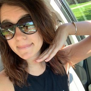 Meet your Posher, Juliana